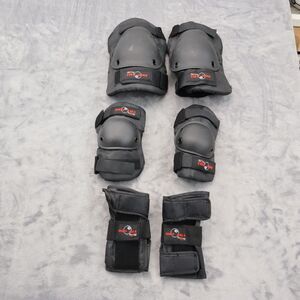 Eight Ball Outdoor Safety Gear Adult Small Black Wrist Elbow Knee Pad Protection